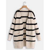 Cardigans de malha com listra de cores contrastantes e bolsos