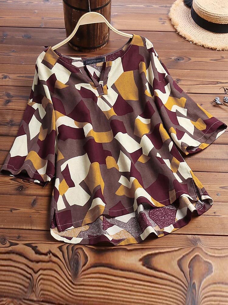 Camicetta a maniche corte con scollo a V stampata donna